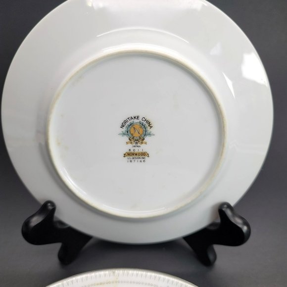 Noritake Norwood Side Dessert Plates Set of 6 White Silver Floral CR160 - Picture 4 of 5